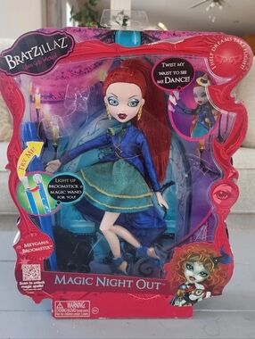 MGA Bratzillaz Magic Night Out Meygana Broomstix In Box Witch Doll
